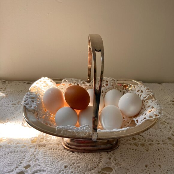 Vintage Silver Plate Pedestal Handled Basket with Tatted Doily - S&S Stamped - Picture 7 of 10